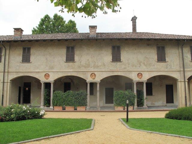 Piano terra quadrilocale mq 184 tot. di cui 171 appartamento + 38 portico